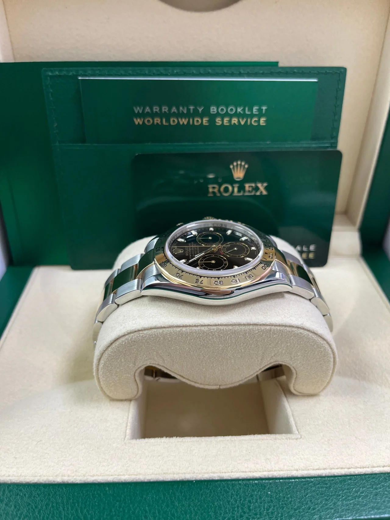 Rolex Daytona 40mm Yellow Rolesor Cosmograph - Black Index Dial