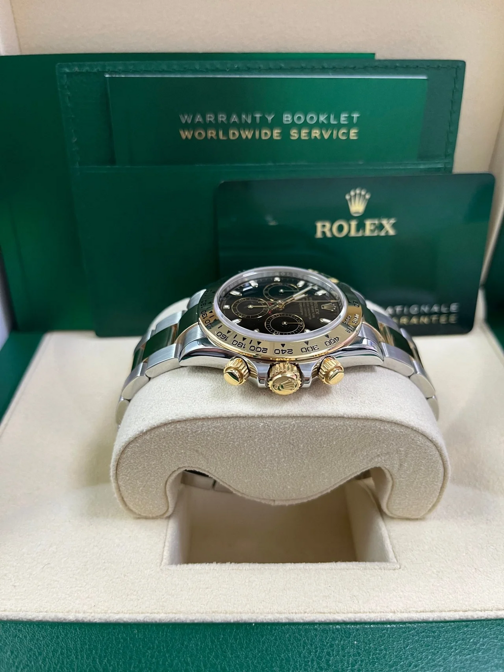 Rolex Daytona 40mm Yellow Rolesor Cosmograph - Black Index Dial